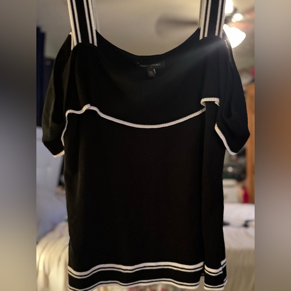Banana republic off shoulder knit top - Picture 2 of 6
